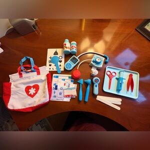 Melissa & Doug Kids Doctor Playset